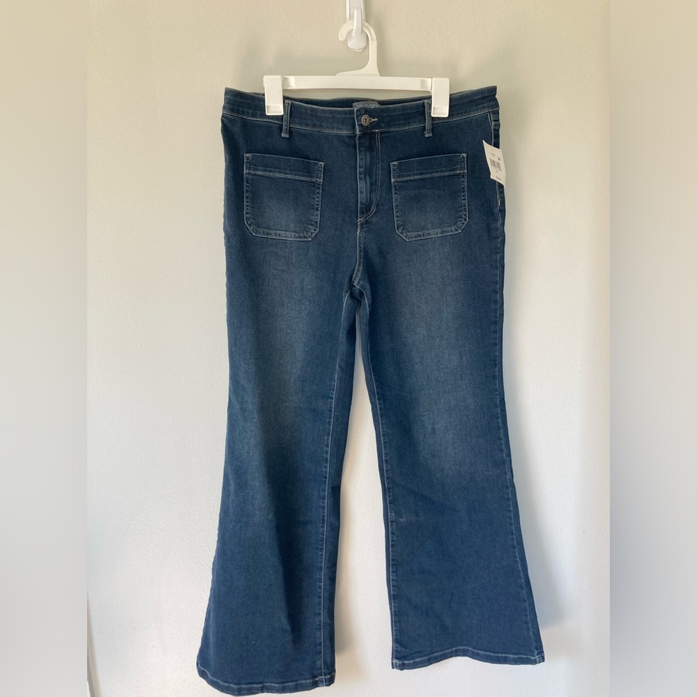 ✨NWT✨ Falls Creek Flare Jeans (Size 16)
